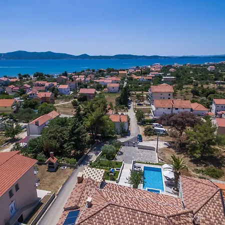 My Dalmatia - Authentic Dumina With Private Heated Pool And Sauna 펜션 *