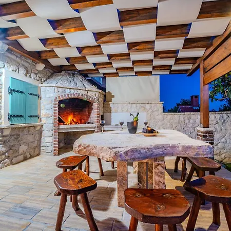 펜션 My Dalmatia - Authentic Dumina With Private Heated Pool And Sauna *