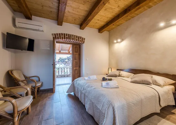 My Dalmatia - Authentic Dumina With Private Heated Pool And Sauna 度假居 *
