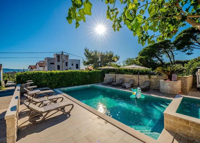 My Dalmatia - Authentic Dumina With Private Heated Pool And Sauna