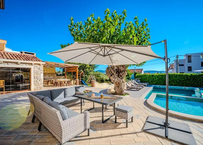 My Dalmatia - Authentic Dumina With Private Heated Pool And Sauna 度假居 *