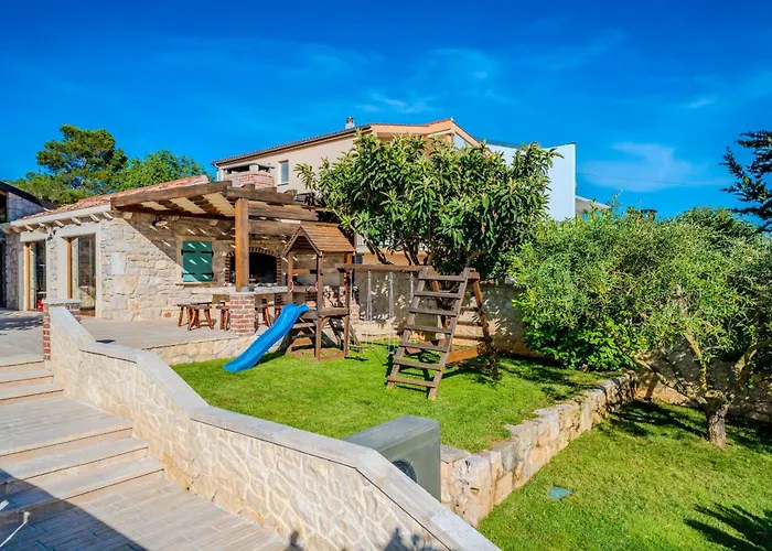 My Dalmatia - Authentic Dumina With Private Heated Pool And Sauna 度假居 *
