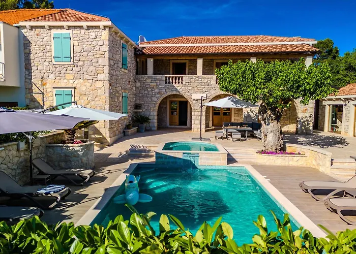 My Dalmatia - Authentic Dumina With Private Heated Pool And Sauna Sukošan
