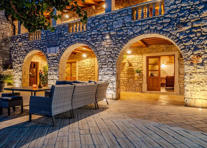 My Dalmatia - Authentic Dumina With Private Heated Pool And Sauna