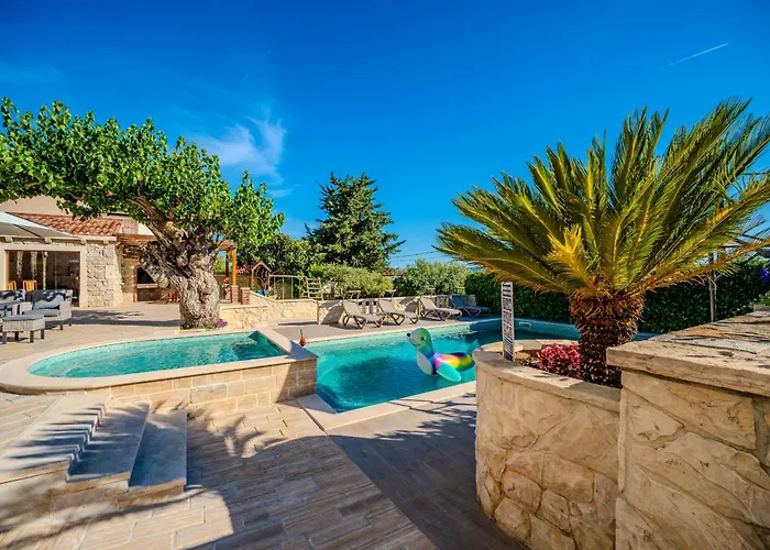 My Dalmatia - Authentic Dumina With Private Heated Pool And Sauna Sukošan