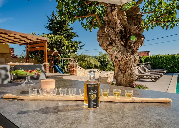 My Dalmatia - Authentic Dumina With Private Heated Pool And Sauna