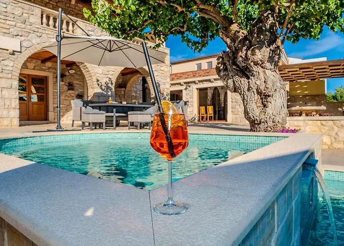 My Dalmatia - Authentic Dumina With Private Heated Pool And Sauna *