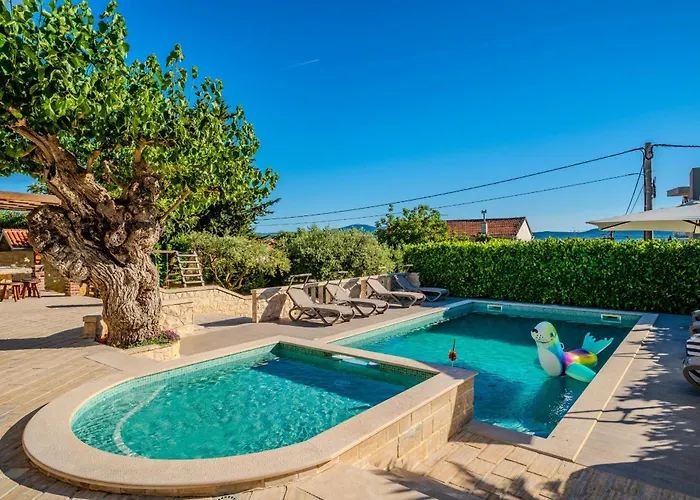 My Dalmatia - Authentic Dumina With Private Heated Pool And Sauna Sukošan