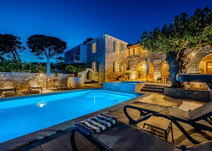 My Dalmatia - Authentic Dumina With Private Heated Pool And Sauna