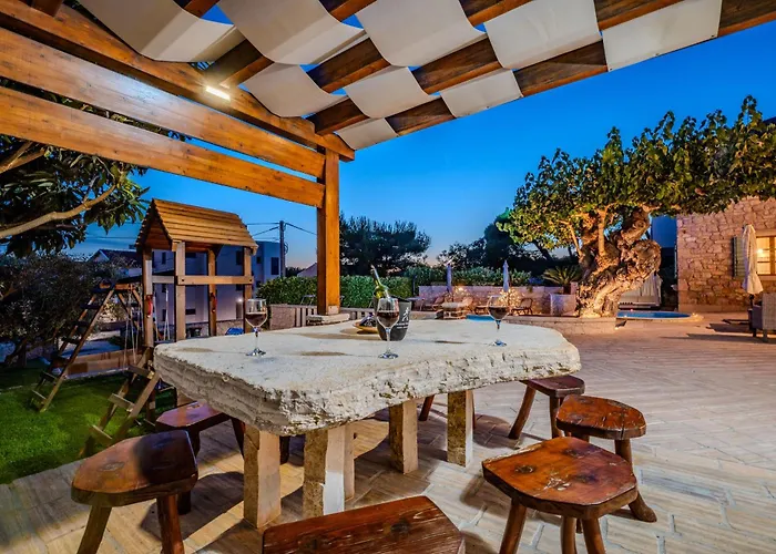 My Dalmatia - Authentic Dumina With Private Heated Pool And Sauna * Sukošan