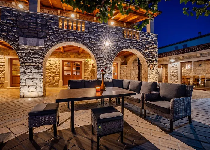 My Dalmatia - Authentic Dumina With Private Heated Pool And Sauna Sukošan