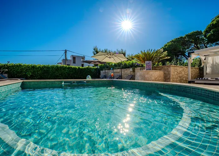 My Dalmatia - Authentic Dumina With Private Heated Pool And Sauna 度假居