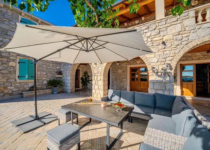 My Dalmatia - Authentic Dumina With Private Heated Pool And Sauna Sukošan