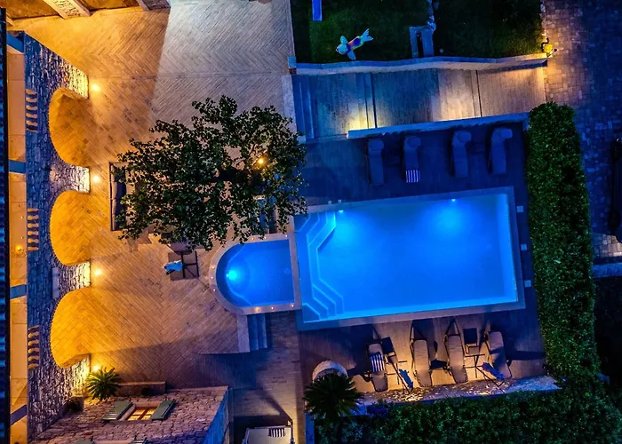 My Dalmatia - Authentic Dumina With Private Heated Pool And Sauna 度假居 *