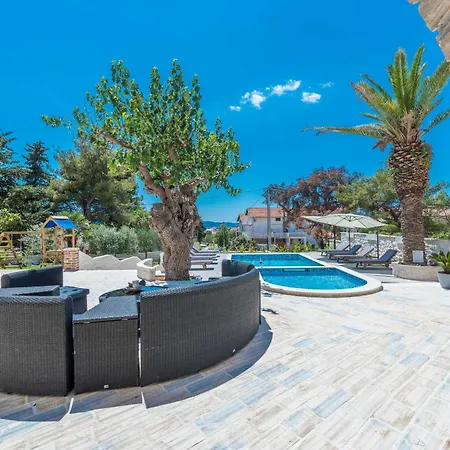 My Dalmatia - Authentic Dumina With Private Heated Pool And Sauna Sukošan