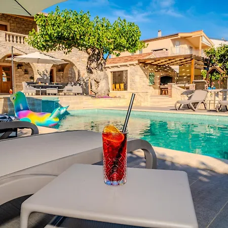 My Dalmatia - Authentic Dumina With Private Heated Pool And Sauna * Sukošan