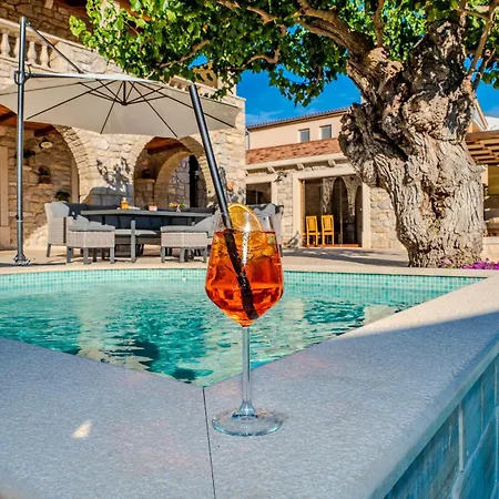 My Dalmatia - Authentic Dumina With Private Heated Pool And Sauna *