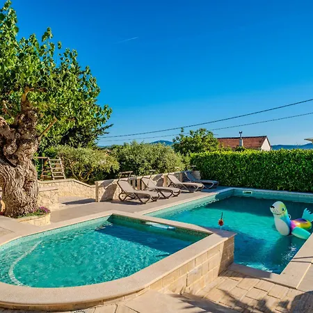 My Dalmatia - Authentic Dumina With Private Heated Pool And Sauna Sukošan