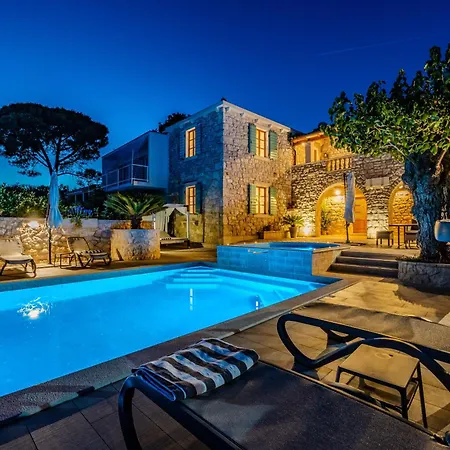 My Dalmatia - Authentic Dumina With Private Heated Pool And Sauna