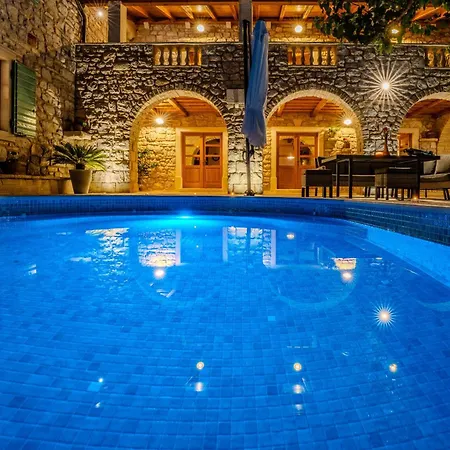 My Dalmatia - Authentic Dumina With Private Heated Pool And Sauna *