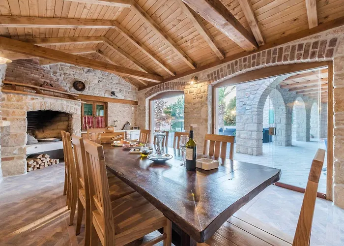 My Dalmatia - Authentic Dumina With Private Heated Pool And Sauna * Sukošan